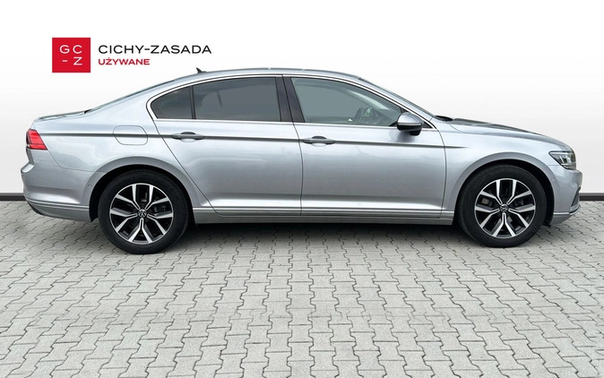 Volkswagen Passat cena 97900 przebieg: 55034, rok produkcji 2020 z Przedbórz małe 301